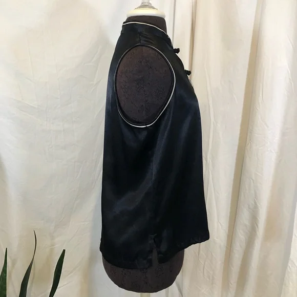 Vintage 1990s Jones NY Satin Sleeveless Blouse w/ Mandarin Collar & Toggle Clasp - Picture 7 of 10